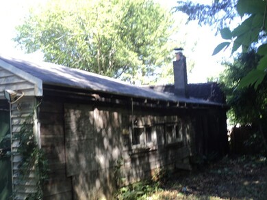 306 Sterling St, Clinton, MA 01510 - photo 6