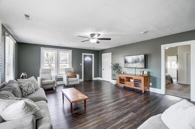 Living Room - 3