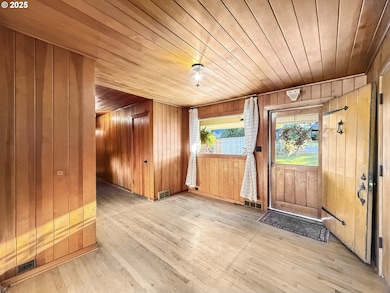 1025 Hillcrest Dr, Baker City, OR 97814 - photo 7