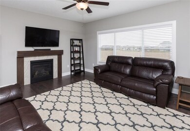 9640 Marnewood Dr, Johnston, IA 50131 - photo 5