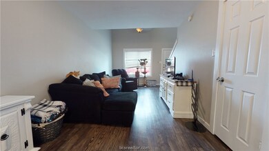 900 Autumn Cir unit C, College Station, TX 77840 - photo 3