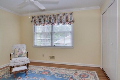 Middle bedroom