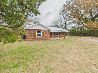262 Center Rd, Columbus, MS 39702 - photo 3
