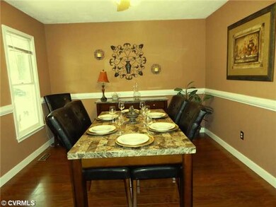 Dining Room - Formal Dining Room