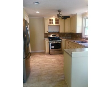 100 Hollis St, Lowell, MA 01852 - photo 2