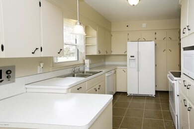 6952 ml ave-105