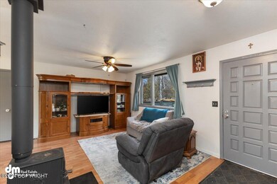 07-LIVINGROOM_EWC_IMG_1-0861