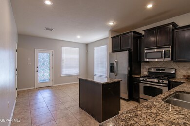 14245 Desert Sky Dr, Horizon City, TX 79928 - photo 6