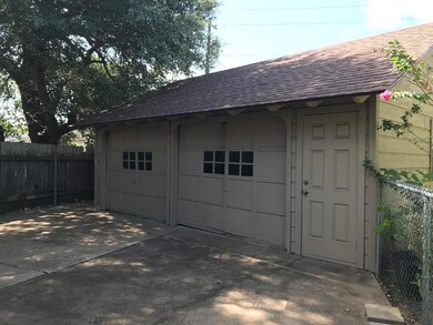 2729 Encino Ave, Bay City, TX 77414 - photo 3