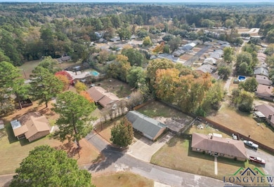 2113 Hendricks St, Gladewater, TX 75647 - photo 3