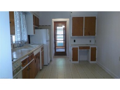 17614 Maple Heights Blvd, Maple Heights, OH 44137 - photo 7