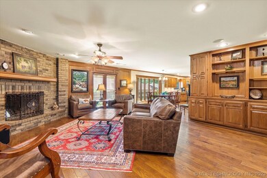 2609 SE Vicksburg St, Bartlesville, OK 74006 - photo 7