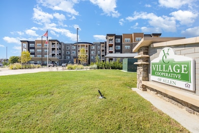 4 Stories, 60 Units, Elevators,Friendly Neighbors