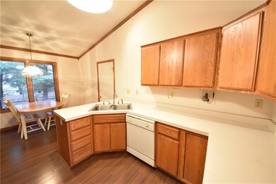 3020 Silver Fox Dr, Columbus, IN 47203 - photo 6