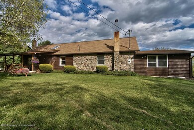 606 Evergreen Dr, Falls, PA 18615 - photo 5