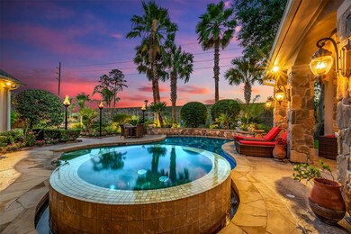 Infinity edge hot tub