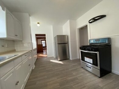 133 Redlands Rd unit 2, West Roxbury, MA 02132 - photo 4