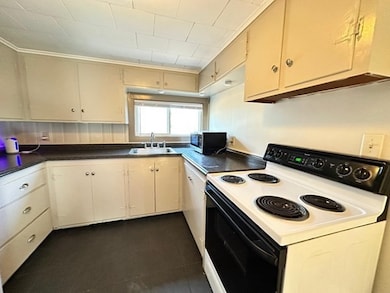 91 W Main St, West Brookfield, MA 01585 - photo 2