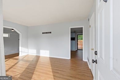 739 Poplar St, Toccoa, GA 30577 - photo 2