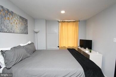 2135 Walnut St unit 304, Philadelphia, PA 19103 - photo 4