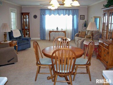 2413 W 54th St unit 8, Davenport, IA 52806 - photo 5