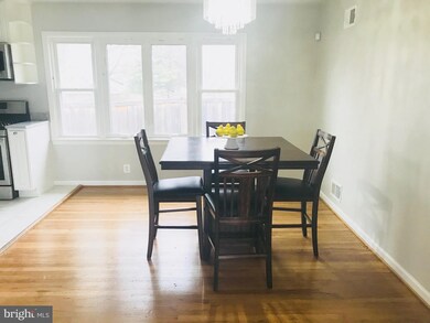 5830 Arnet St, Falls Church, VA 22041 - photo 5