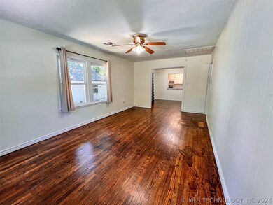 904 S Johnston St, Ada, OK 74820 - photo 4