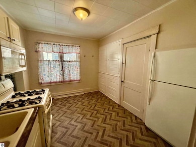 1028 Euclid Ave, Alma, MI 48801 - photo 7