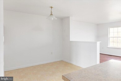 319 Scarboro Dr, Bunker Hill, WV 25413 - photo 5