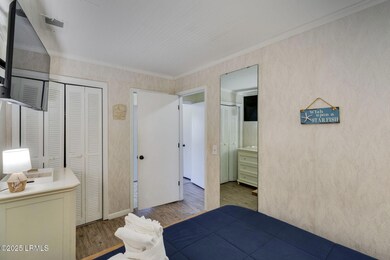 mo2503071-1004