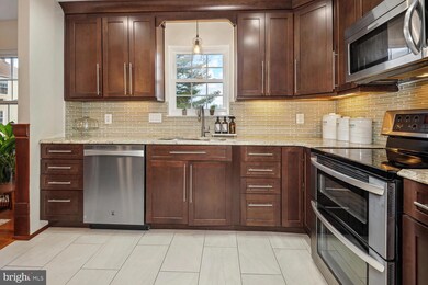 3129 Valentino Ct, Oakton, VA 22124 - photo 7