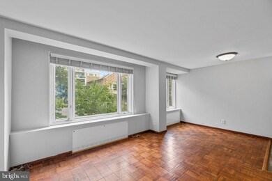 The Potomac Plaza Co-op unit 219, Washington, DC 20037 - photo 4