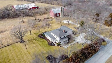 19810 S Hedge Ln, Spring Hill, KS 66083 - photo 5