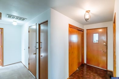 464 W Clackamas Cir, Woodburn, OR 97071 - photo 4