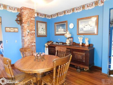 305 N 15th Ave W, Newton, IA 50208 - photo 7