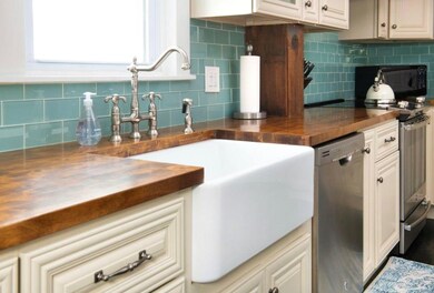 38 Hilltop Ave unit Main House, Middletown, RI 02842 - photo 7