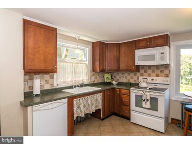 323 Union St, Doylestown, PA 18901 - photo 7