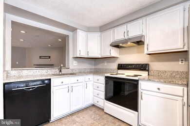 7215 Procopio Cir, Columbia, MD 21046 - photo 6