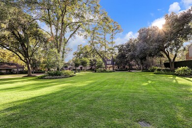 126 Knipp Rd, Houston, TX 77024 - photo 4