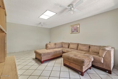 10821 W Santa fe Dr, Sun City, AZ 85351 - photo 6