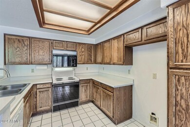 921 E Citation Ln, Tempe, AZ 85284 - photo 7