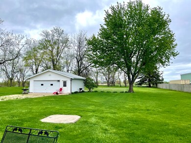 507 W Main St, Malden, IL 61337 - photo 3