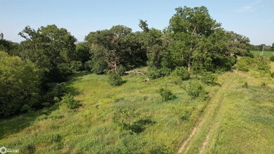 1683 W 32nd St S, Newton, IA 50208 - photo 2