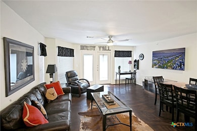 730 E Mather St unit J301, New Braunfels, TX 78130 - photo 3