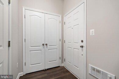 11108 Wortham Crest Cir unit 13, Manassas, VA 20109 - photo 6