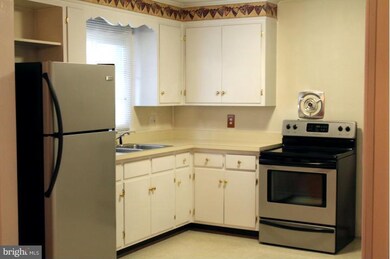 18622 Crestwood Dr, Hagerstown, MD 21742 - photo 7