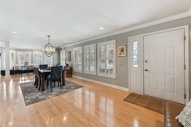 Entry Towards Dining