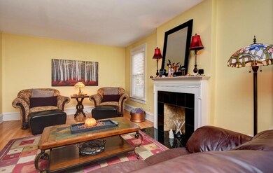 Living Room (5)