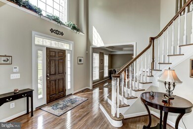 35356 Greyfriar Dr, Round Hill, VA 20141 - photo 2