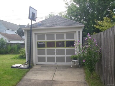 Detached Garage